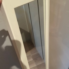 壁掛けミラーの画像