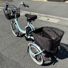 【引き取り限定　藤沢市】10月11日〜　ブリヂストン電動アシスト三輪自転車 アシスタワゴン　防犯登録抹消済み　譲渡証明書、充電器、スペアキー有りの画像