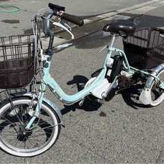【引き取り限定　藤沢市】10月11日〜　ブリヂストン電動アシスト三輪自転車 アシスタワゴン　防犯登録抹消済み　譲渡証明書、充電器、スペアキー有りの画像