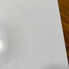 白の折りたたみローテーブルの画像