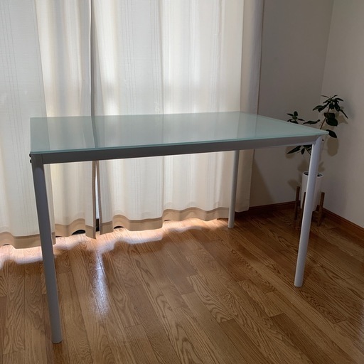 ダイニングテーブル