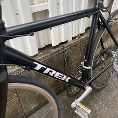 ロードバイク  マットブラック　ＴＲＥＫ仕様の画像