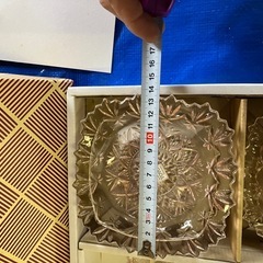 東洋ガラス製の皿の画像