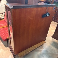 アンティーク　イギリス1930年代　ディスプレイキャビネット　ライト付きの画像