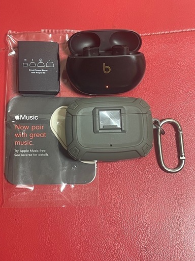 Beats Studio Buds + ブラック/ゴールド（頑丈ケース付）ノイズキャンセリングイヤホン