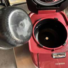 IRIS OHYAMA 炊飯器 IH式 3合 メタリックレッド 極厚火釜 2021年製 Used/美品の画像