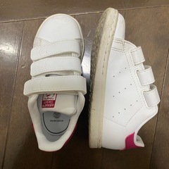 キッズスニーカーの画像