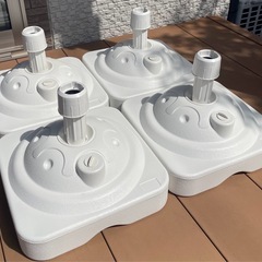 【超〜美品♪】ポールスタンド注水台^_^1時間使用のみの良品♪1台元値1500円を600円の4セット〜店舗でもシェード用でもアウトドアでも活用‼︎の画像