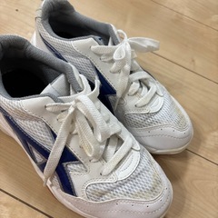 学校　シューズの画像