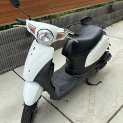 スズキレッツca4aa  白の画像