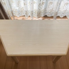 同じテーブルが二つあります！ローテーブルの画像
