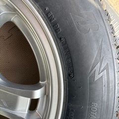 ジムニー スタッドレス 16インチの画像