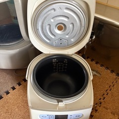 商談中3.5合炊き炊飯器の画像