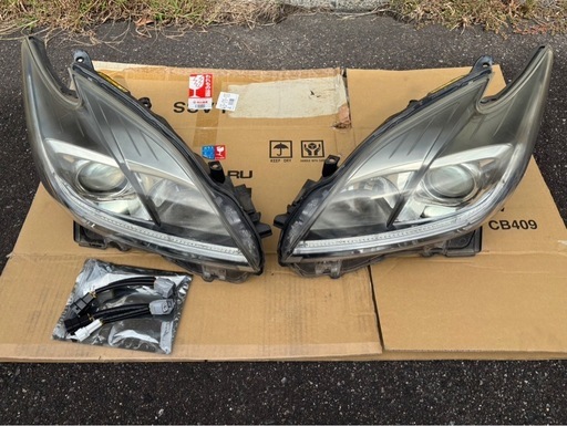 30プリウス後期　ヘッドライト