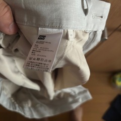 グレーのずズボンの画像