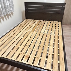 【取引中/購入不可】ベッドフレーム•マットレスセット⭐︎10/12迄¥6990⭐︎定価6万円程ベッドフレーム ダブルサイズ コンセント付きの画像