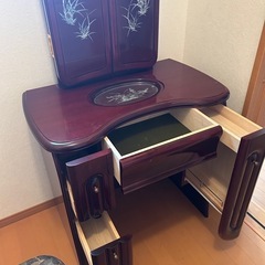 三面鏡のドレッサーの画像
