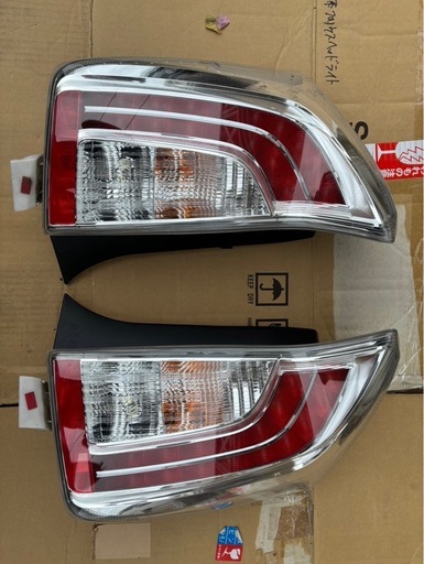 30プリウス　後期テール