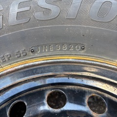 ブリザックスタッドレスタイヤ15インチ195/80R15 107/105LTの画像
