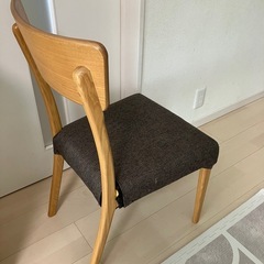 椅子　１つ200円　2つで300円の画像