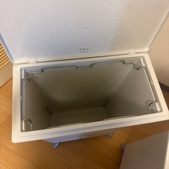 ゴミ箱　の画像