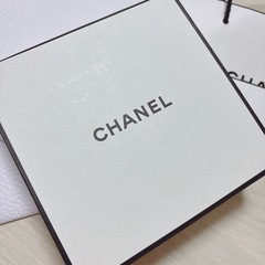 CHANELマグネット式空箱&ショップ袋の画像