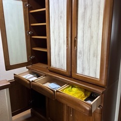 食器棚の画像