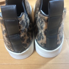 ⭕️一度使用⭕️定価1,500円　ヒョウ柄ハイカットスニーカー Lサイズの画像