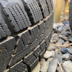 165/60R15 バリ山　冬タイヤ　ハスラー ソリオ デリカD2 等に 4本 社外 15インチ 4.5J +45 4H 100 スタッドレス TOYO 　2023年 の画像