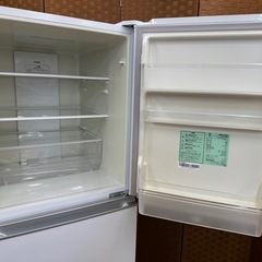 ジモティー特別価格🉐Hisense製★３ドア冷蔵庫★20年製★6ヶ月間保証付きの画像