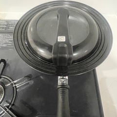 フライパン(蓋付き)の画像
