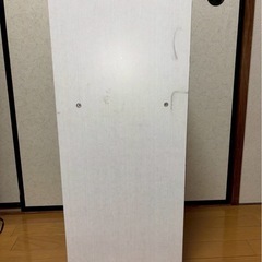 書類棚の画像