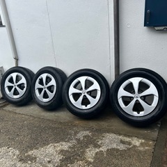 プリウス純正タイヤホイールセットの画像