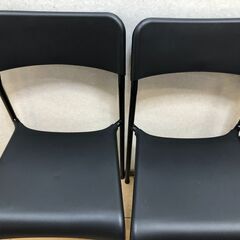 ブラック スタッキングチェア 4脚セット 樹脂座面 スチール脚 軽量 シンプル デザインチェア カフェ オフィス 会議椅子【糸島市内 送料無料】 251005-1の画像
