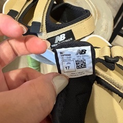 ニューバランス　サンダル　子供用の画像