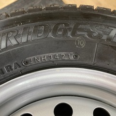 145/80r12 ブリヂストン スタッドレス　ホイール付きの画像