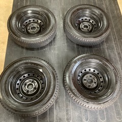 145/80r12 ブリヂストン スタッドレス　ホイール付きの画像