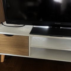 液晶テレビ・テレビ台の画像