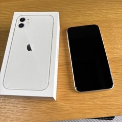 SIMフリー　iPhone11 64GB ホワイト　箱付きの画像