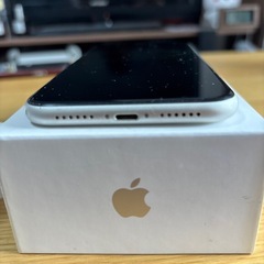 SIMフリー　iPhone11 64GB ホワイト　箱付きの画像