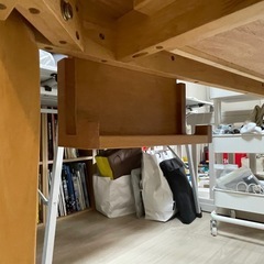 引き出し付きデスクの画像