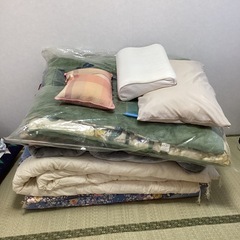 寝具　布団　枕　毛布　多数
の画像