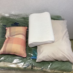 寝具　布団　枕　毛布　多数
の画像