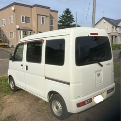 【決まりました】多少の値引相談乗ります　平成28年ハイゼットカーゴハイルーフ　車検付　夏冬タイヤあり　サビ無　ETC付　4WD切替式の画像