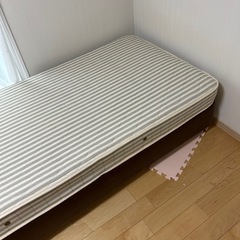 シングルベッド　マットレス　フランスベッド　シングル　薄汚れありの画像