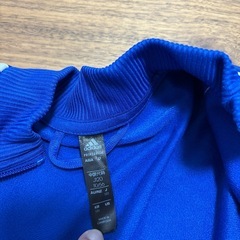 adidasジャージ上のみ120の画像