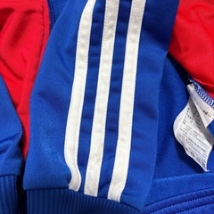 adidasジャージ上のみ120の画像
