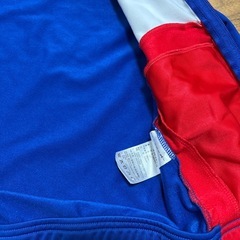 adidasジャージ上のみ120の画像