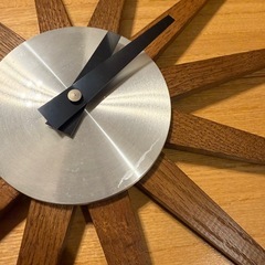 ニトリ　静音壁掛け時計　天然木アッシュ無垢材使用の画像