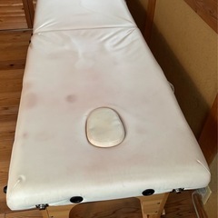 マッサージ施術用折りたたみベッドの画像